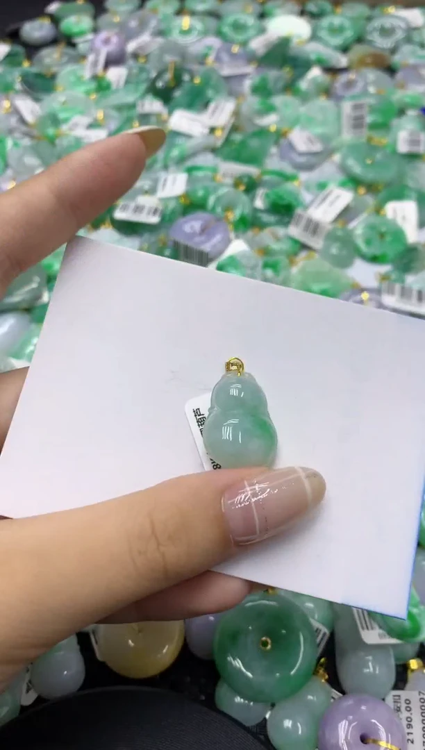 翡翠18K金镶嵌颈饰天然缅甸翡翠A货