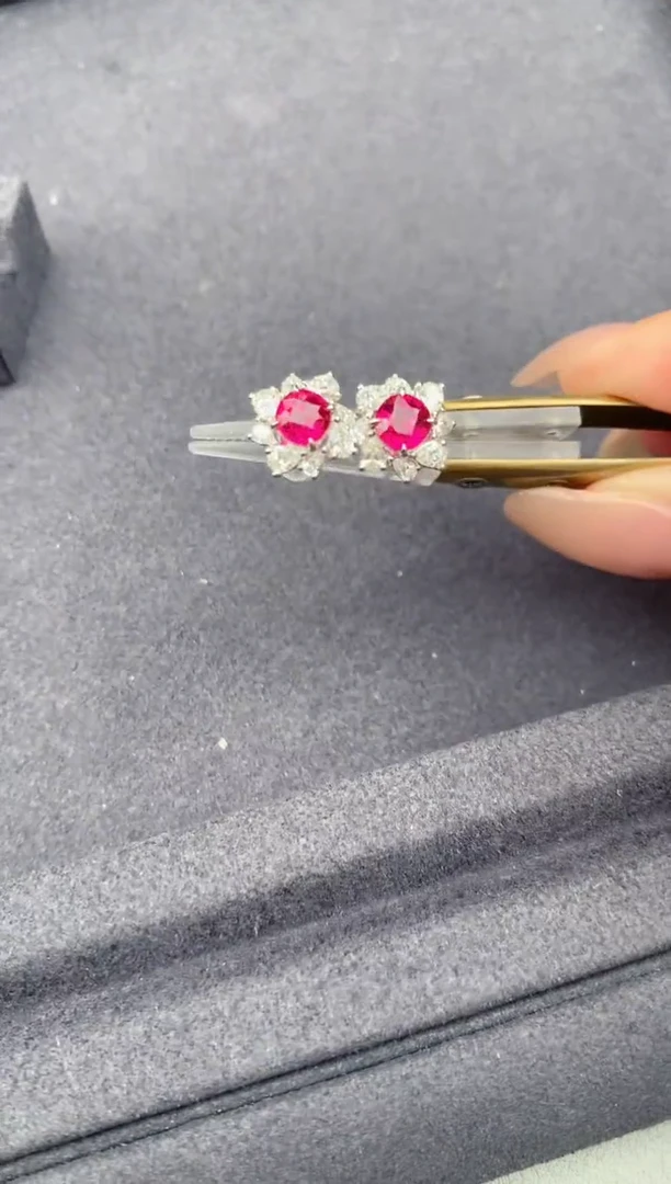 耳饰18K金镶嵌红宝石1.5ct 红宝石耳钉AF