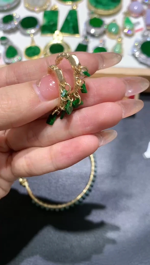 【闪购商品】翡翠吊坠(不含链)合金2多人多样性随机发货1件