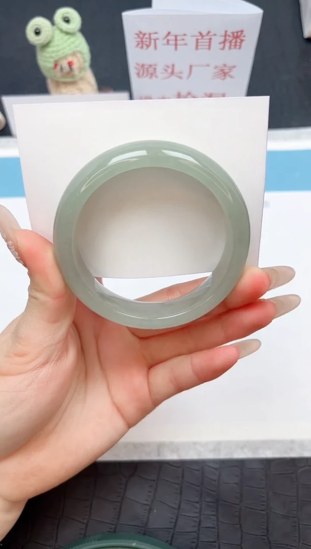 【闪购商品】石英质玉手镯未镶嵌24-56