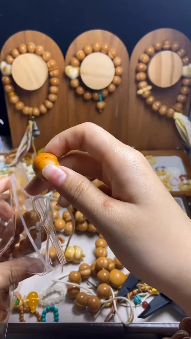 手串猴头核桃忘****。全品光面聚宝盆猫爪黄隔片橄榄跑环屁桃熊吊