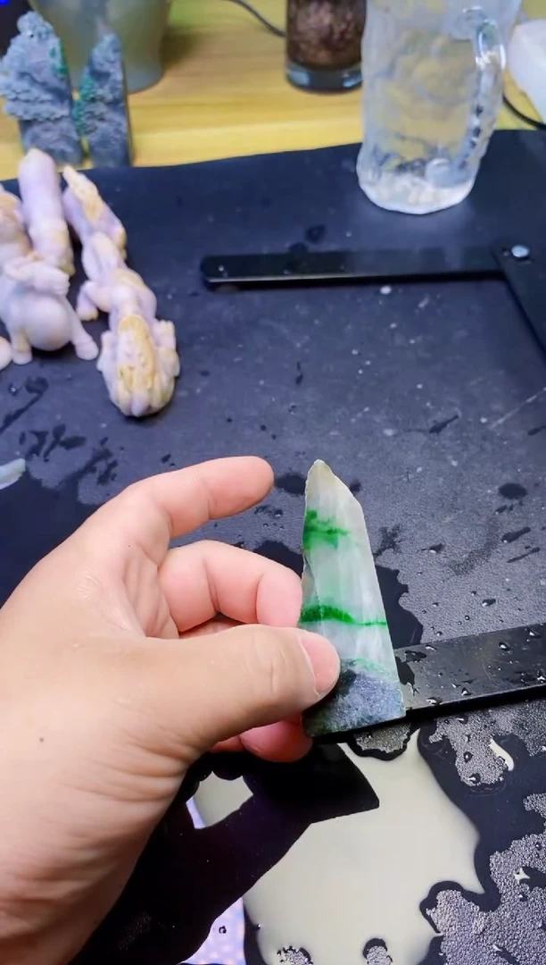 翡翠未镶嵌颈饰天然翡翠049