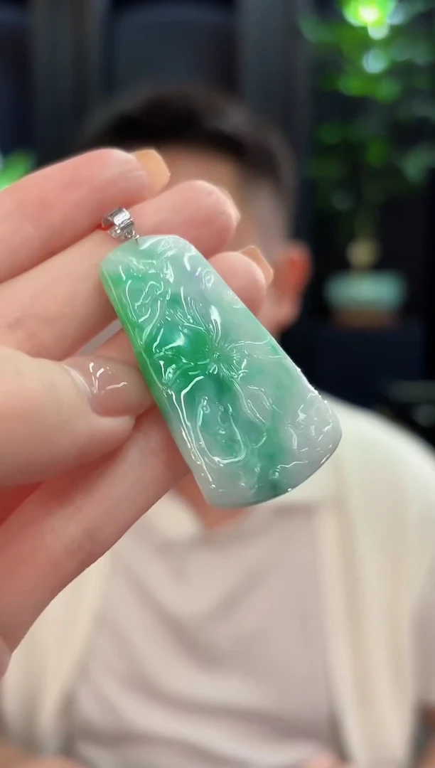 颈饰18K金镶嵌翡翠 缅甸A货/支持复检/一件