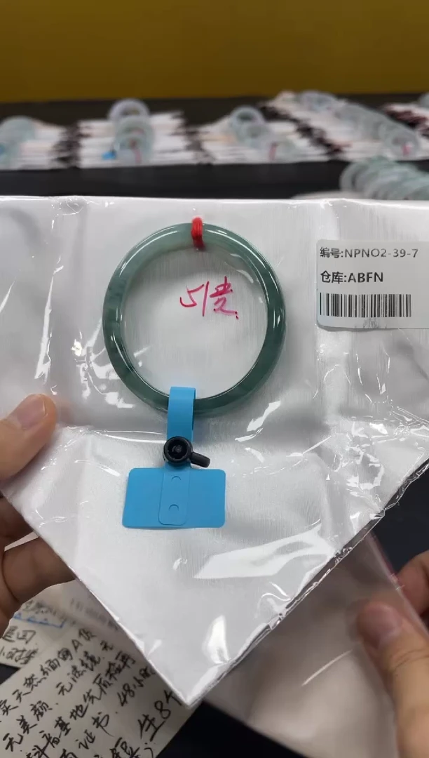 未镶嵌手镯翡翠翡翠手镯