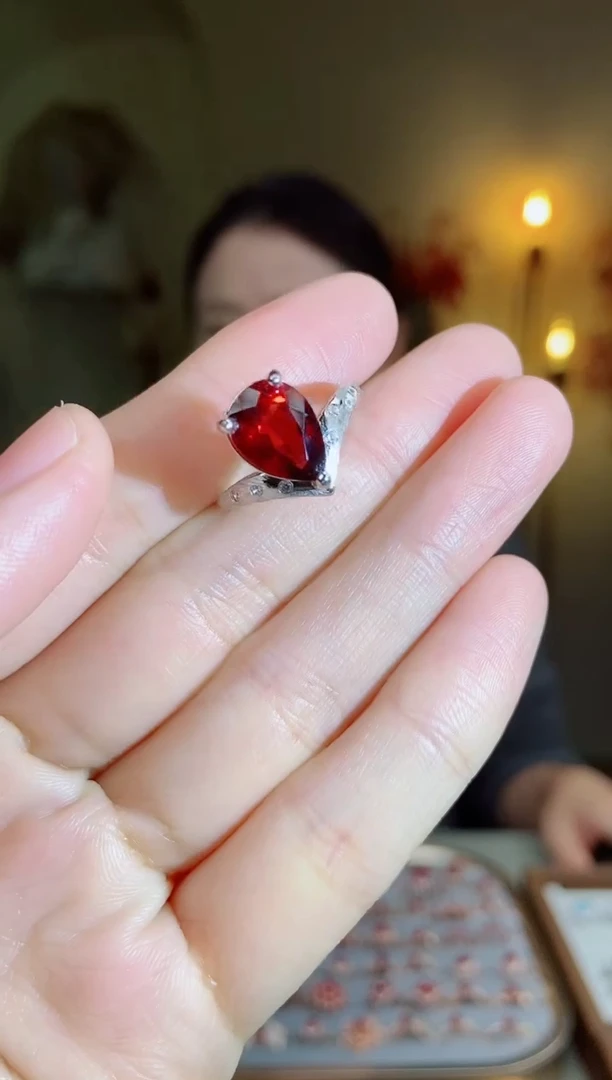 银S925镶嵌手饰石榴石手饰