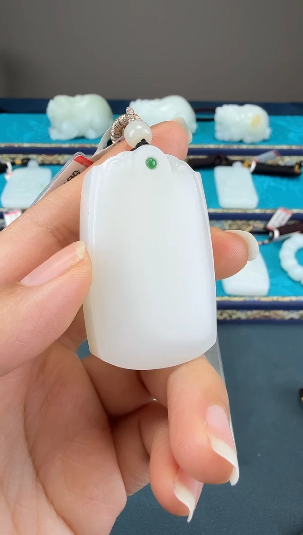 颈饰未镶嵌和田玉m****r1