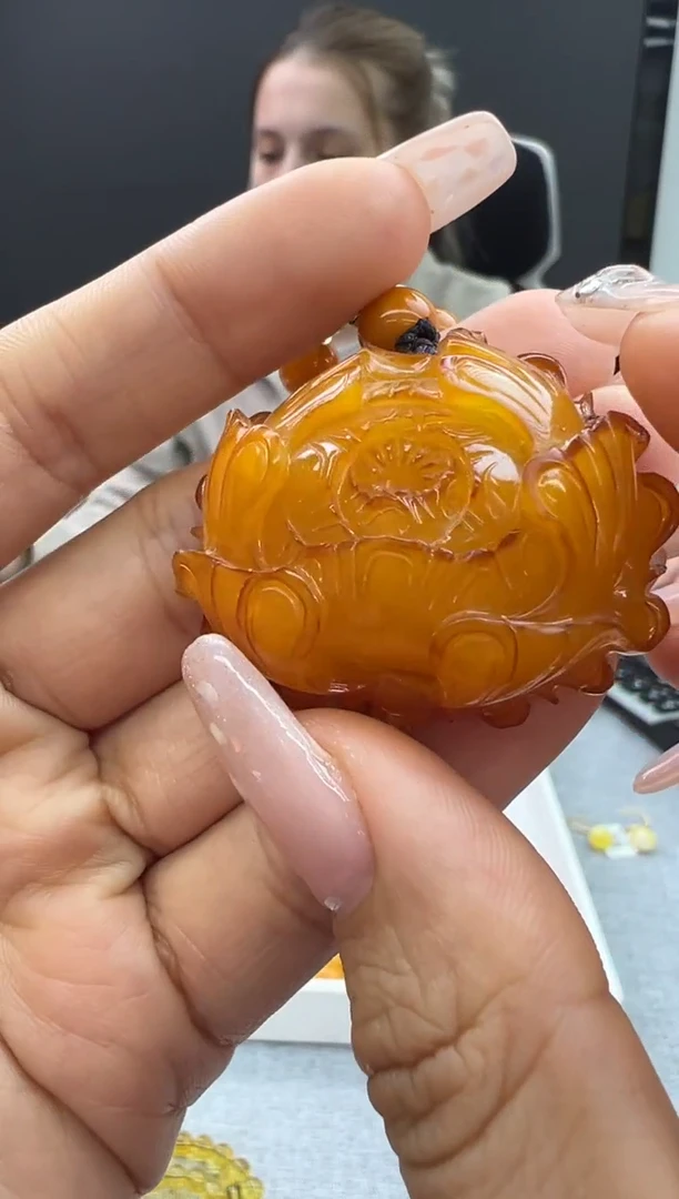【闪购商品】琥珀颈饰未镶嵌886秒拍号