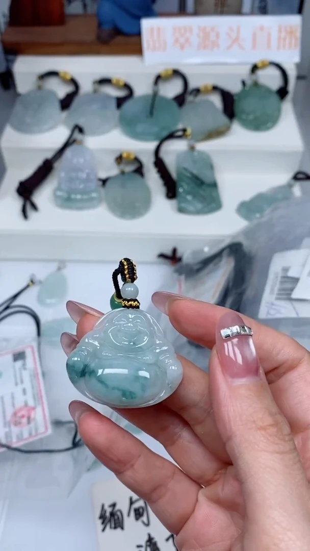 颈饰未镶嵌翡翠吊坠