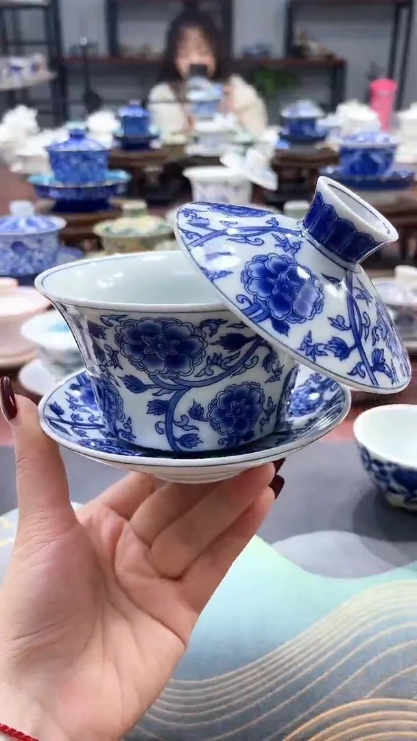 【闪购商品】320釉下彩青花仿古缠枝莲盖碗