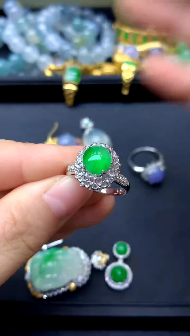 18K金镶嵌戒指翡翠460 -中国好珍宝