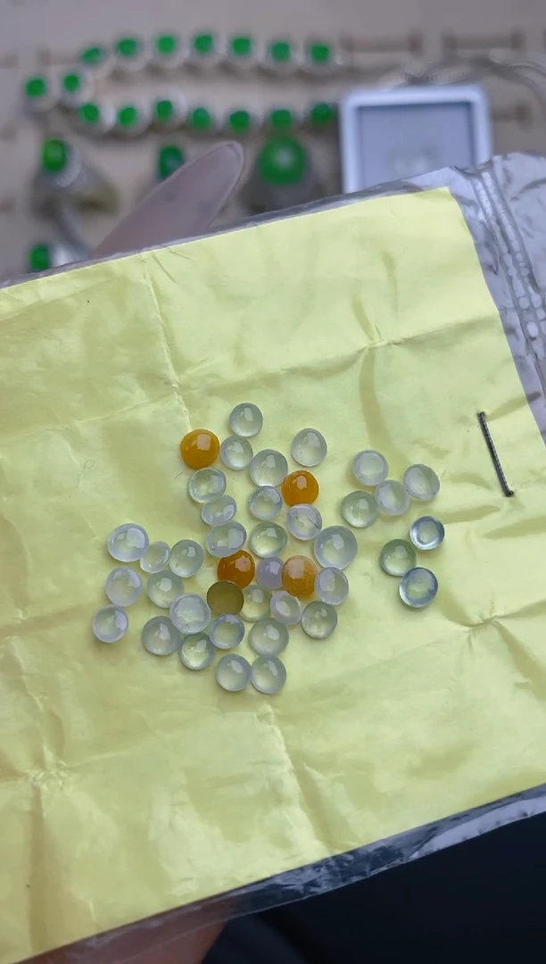 未镶嵌定制翡翠天然翡翠蛋面54