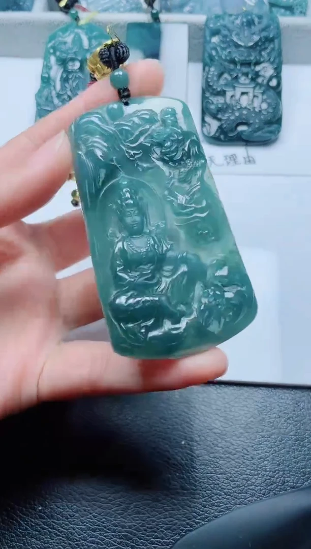 颈饰未镶嵌翡翠