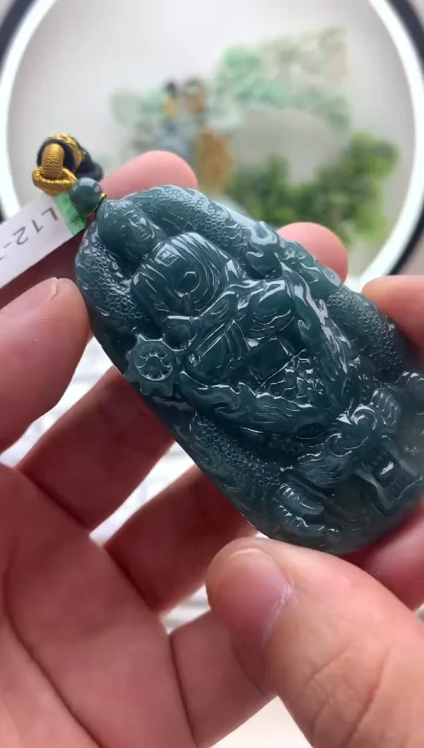 颈饰未镶嵌翡翠大日如来