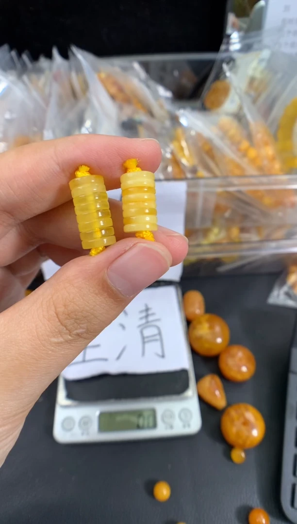 蜜蜡未镶嵌珠宝奇石多样性发一件