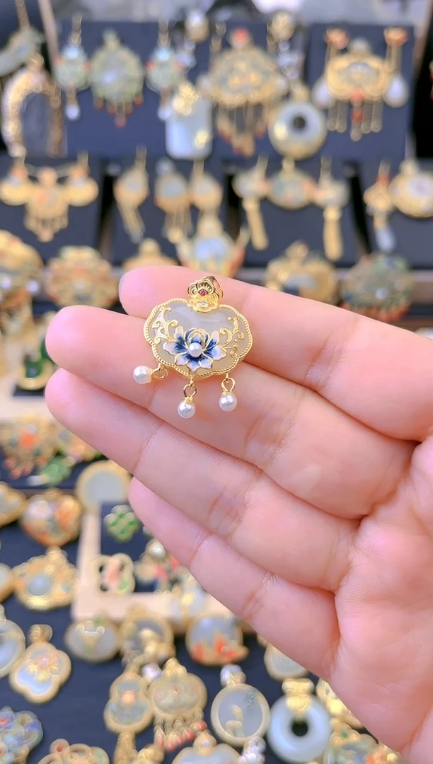 【闪购商品】和田玉吊坠银S925镀金镶嵌祥云如意流苏吊坠