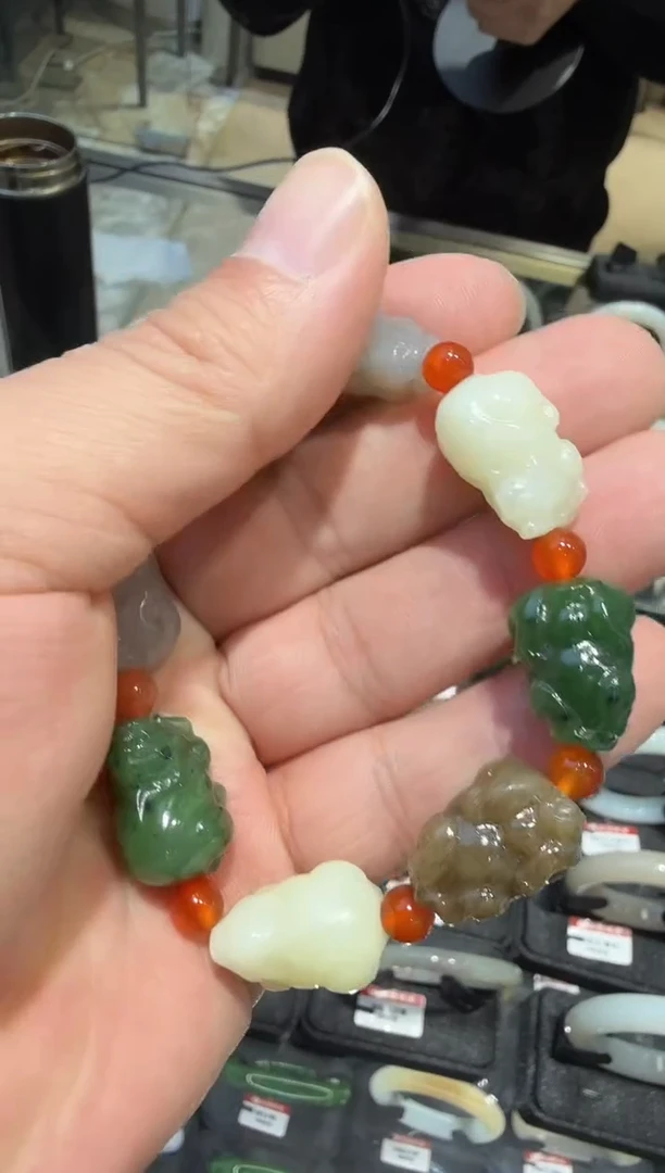 未镶嵌手链和田玉 多样性发一