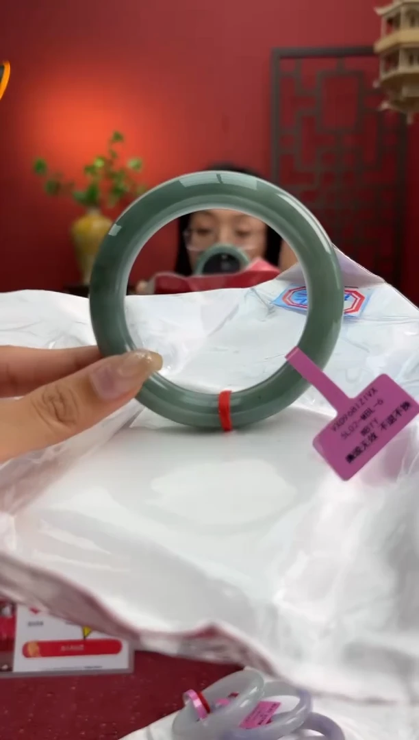 未镶嵌手镯（圆镯）翡翠翡翠手镯3