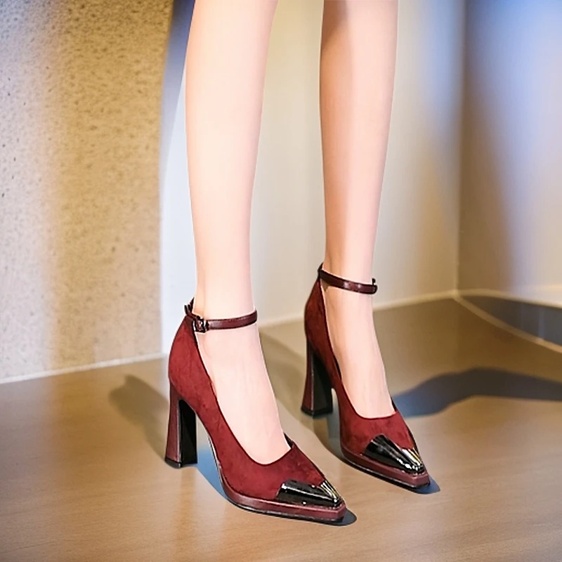 法式金属尖头时尚高跟鞋女春季新款粗跟浅口一字扣带气质单鞋百搭