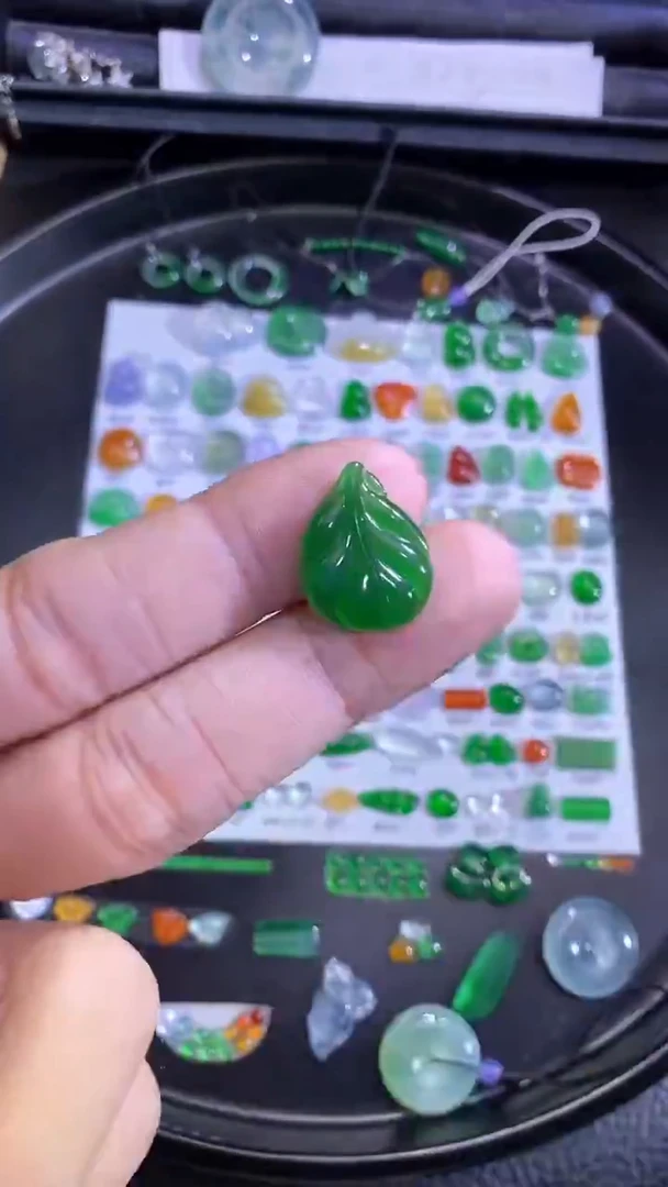 未镶嵌挂件翡翠叶子