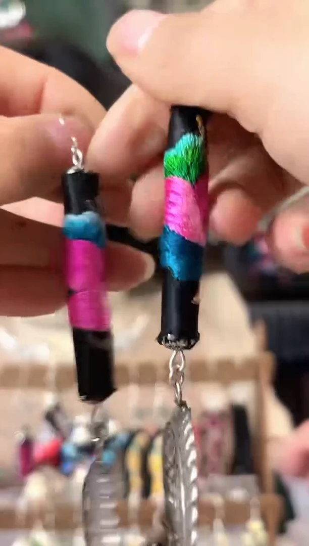 彩云南阁非遗老绣饰品678*