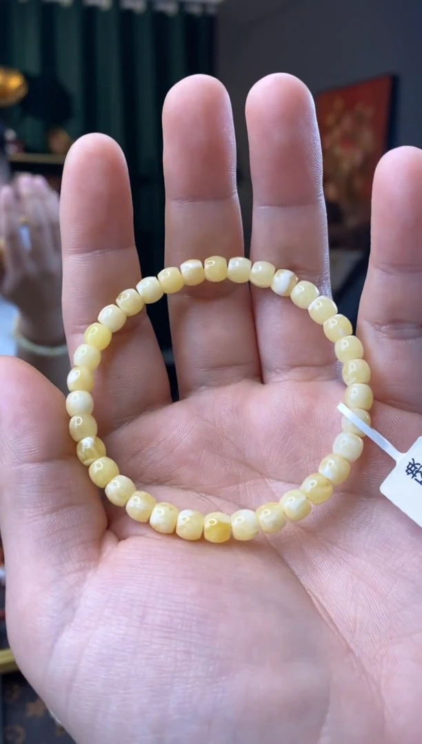 【闪购商品】蜜蜡手串未镶嵌6MM直切微瑕