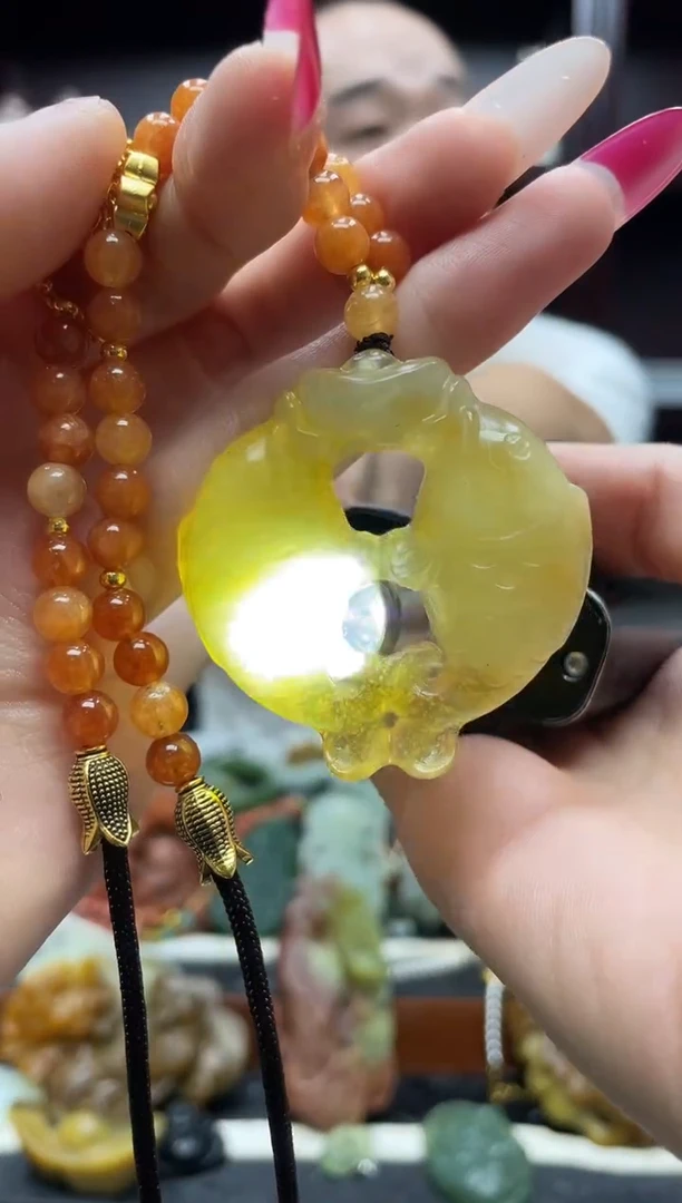 未镶嵌岫玉吊坠·