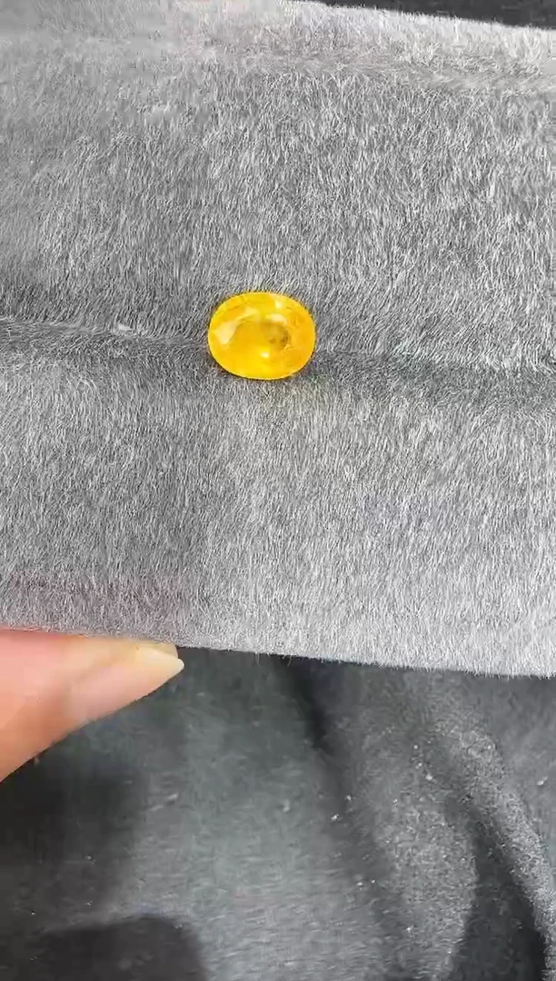 定制蓝宝石定制未镶嵌天然2.71克拉金丝雀黄国际证书