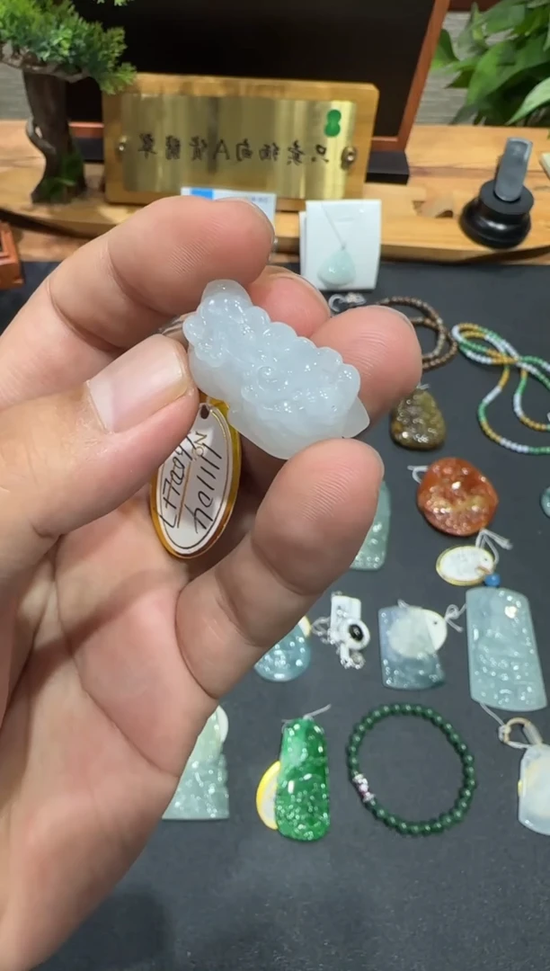 未镶嵌挂件翡翠A货翡翠多样性孤品
