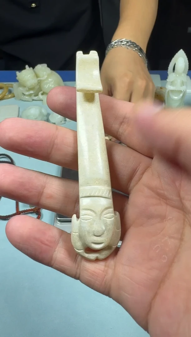 和田玉未镶嵌颈饰1