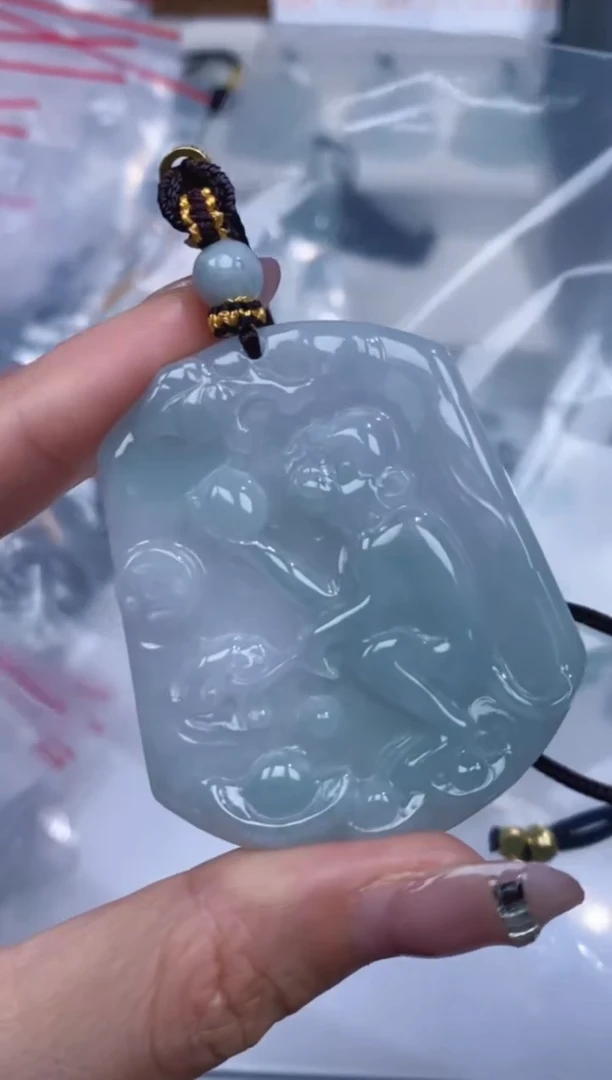 颈饰未镶嵌翡翠吊坠