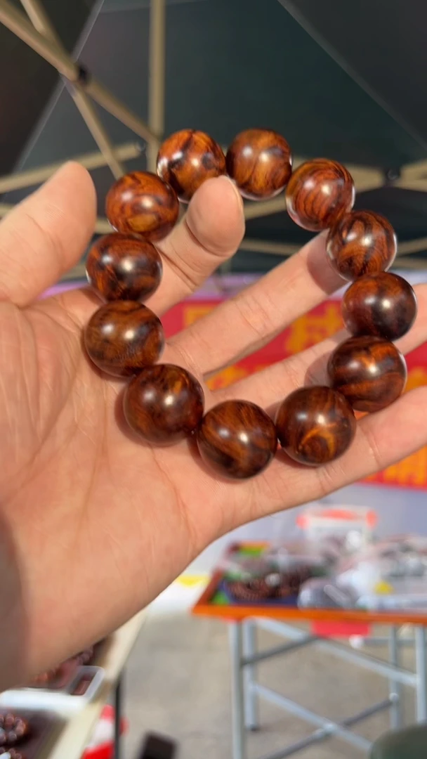 黄花梨/降香黄檀海南黄花梨瘤疤花2.0手串（318）