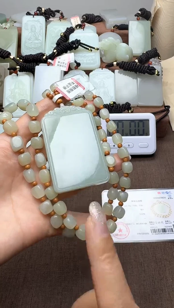 颈饰未镶嵌和田玉1