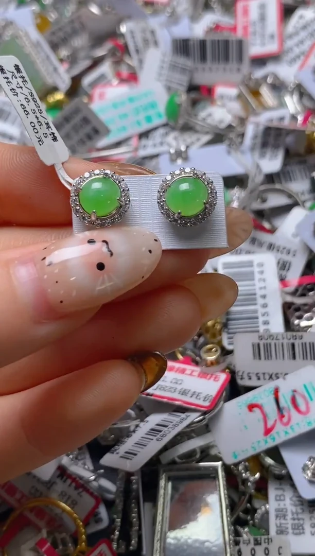 银S925镶嵌戒指翡翠百内无证书