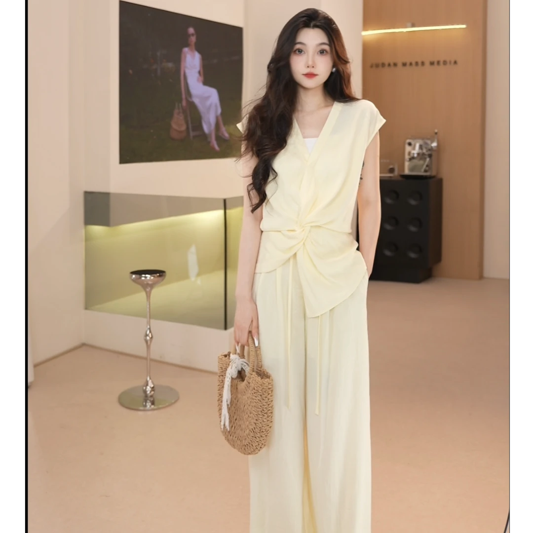 Basic House/百家好TS新款设计感扭结无袖上衣垂感长裤套装DC571