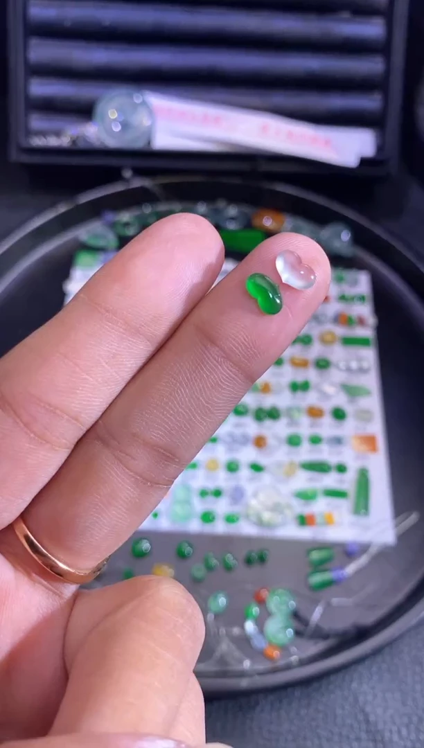 未镶嵌挂件翡翠爱心