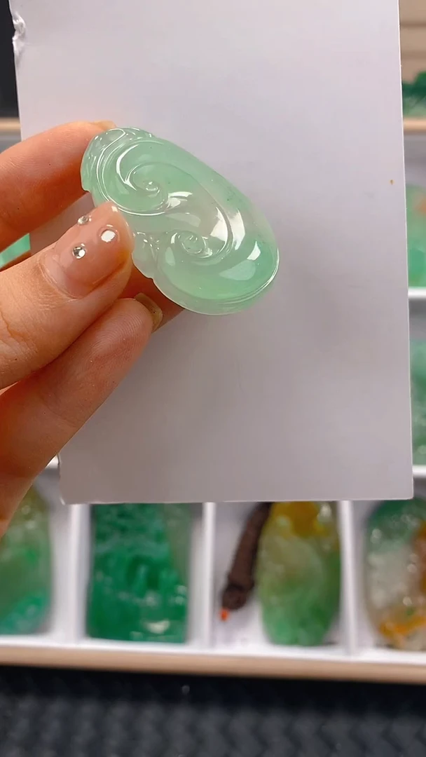 石英质玉未镶嵌颈饰7496