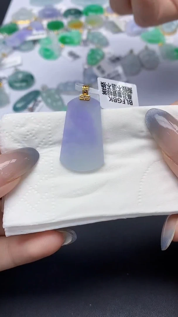 翡翠18K金镶嵌颈饰天然缅甸a货翡翠