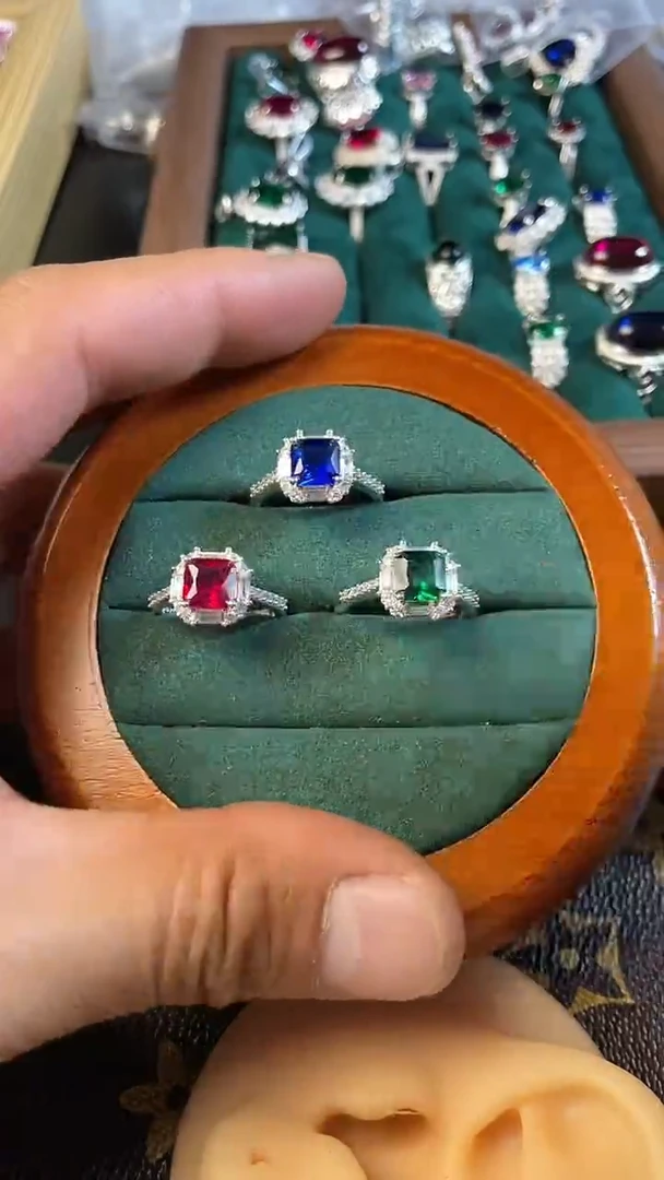 合金合成钻石女款活口戒指红蓝绿   备注颜色3选1