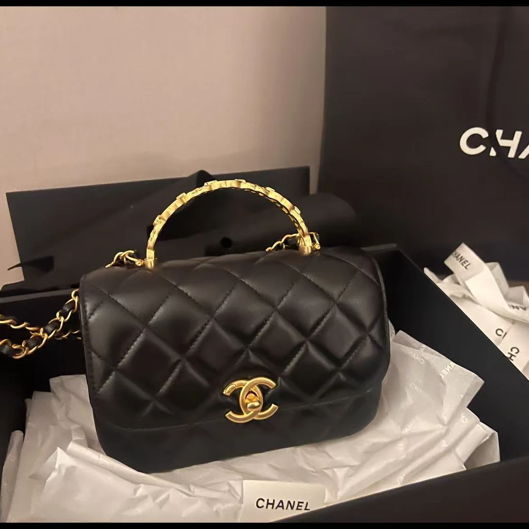 99新 Chanel/香奈儿 24s手柄邮差包黑金羊皮单肩包/10527181