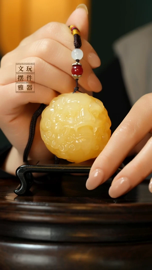 玉《醒狮貔貅》手把件摆件