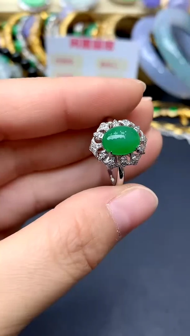 18K金镶嵌戒指翡翠246 -中国好珍宝