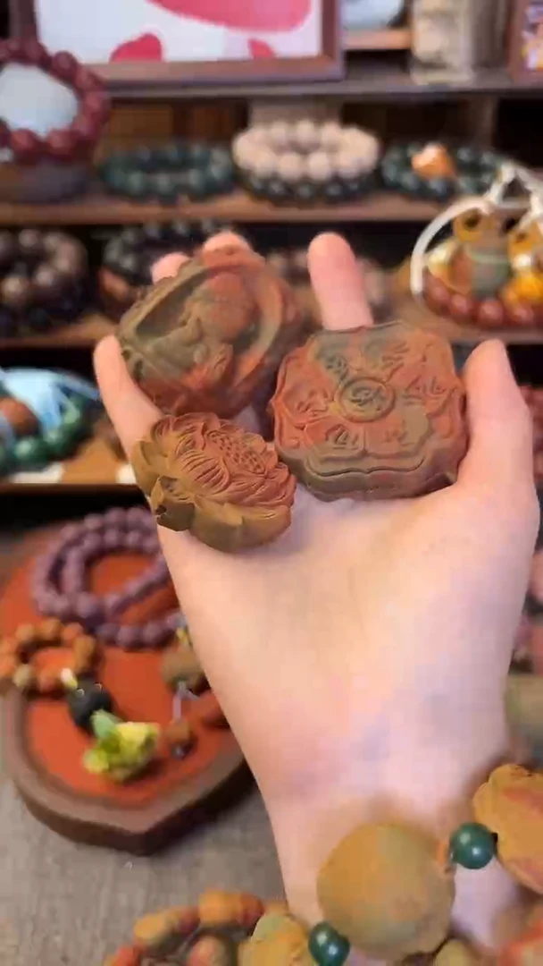 泥塑药师幽香香牌三个一起
