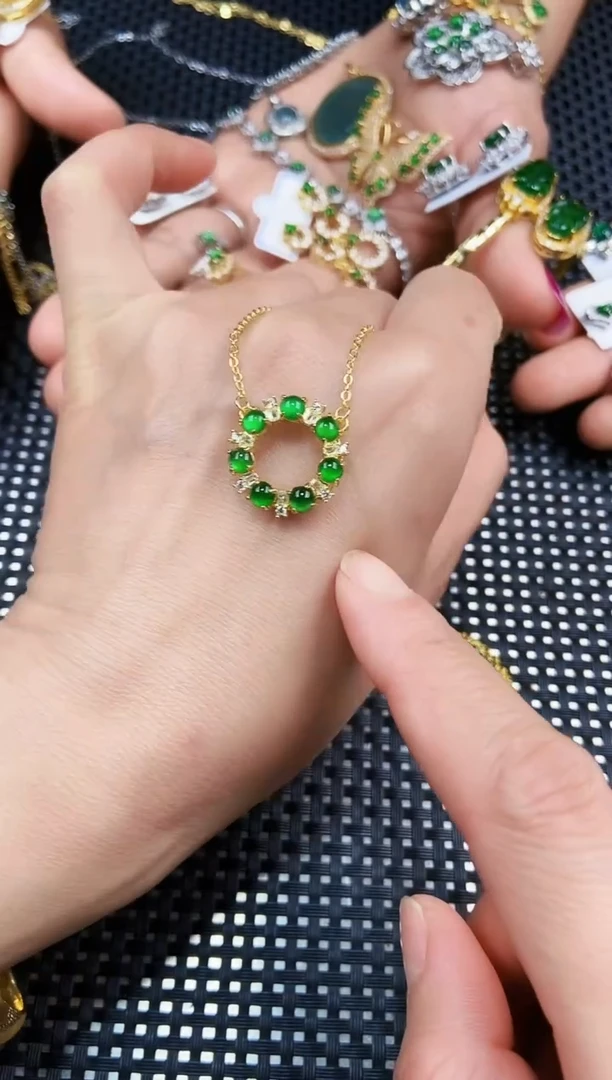 【闪购商品】翡翠颈饰未镶嵌11111111