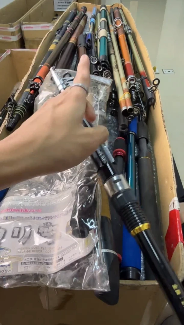 一**风 孤品微瑕， 以直播间为准  加 10元发顺丰