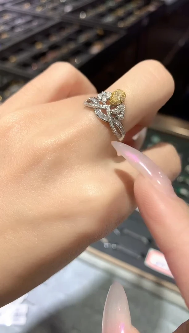 【闪购商品】钻石戒指18K金镶嵌YT071