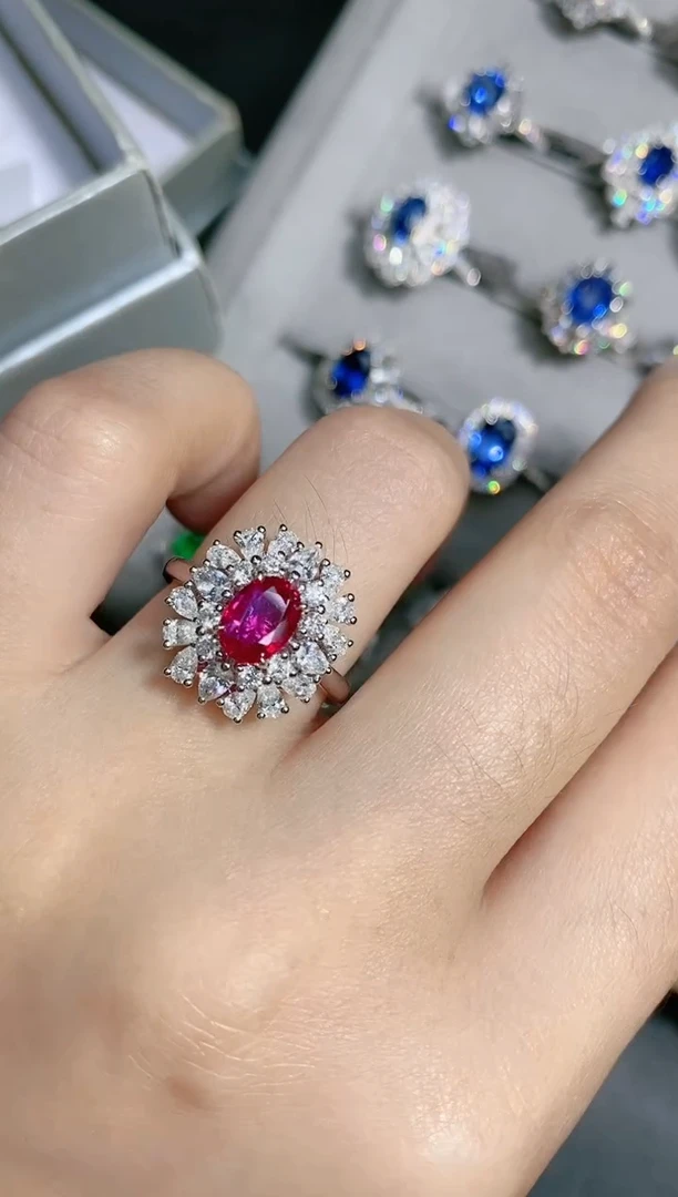 18K金镶嵌18K金戒指红宝石.