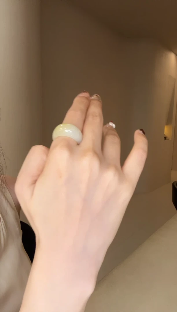 未镶嵌戒指和田玉17码双色糖