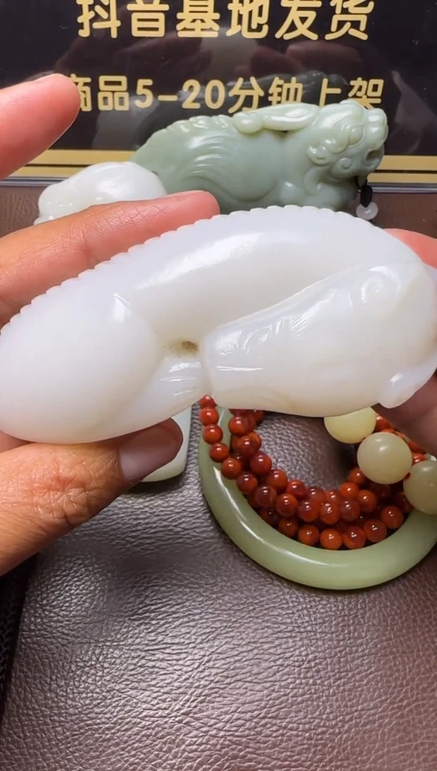 未镶嵌和田玉挂件和田玉把件