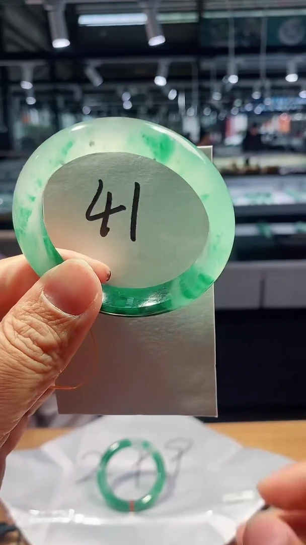 石英质玉手镯未镶嵌51+