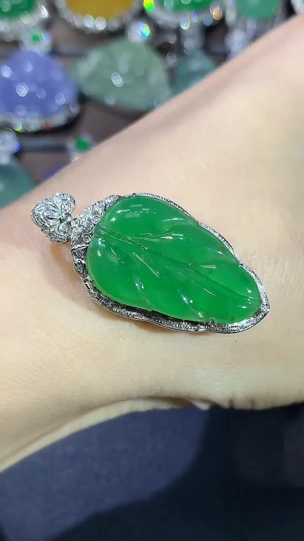 翡翠18K金镶嵌吊坠(不含链)D61